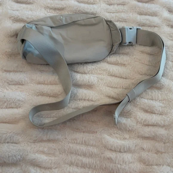 Lululemon Athletica Gray Belt Bag - Picture 7 of 7